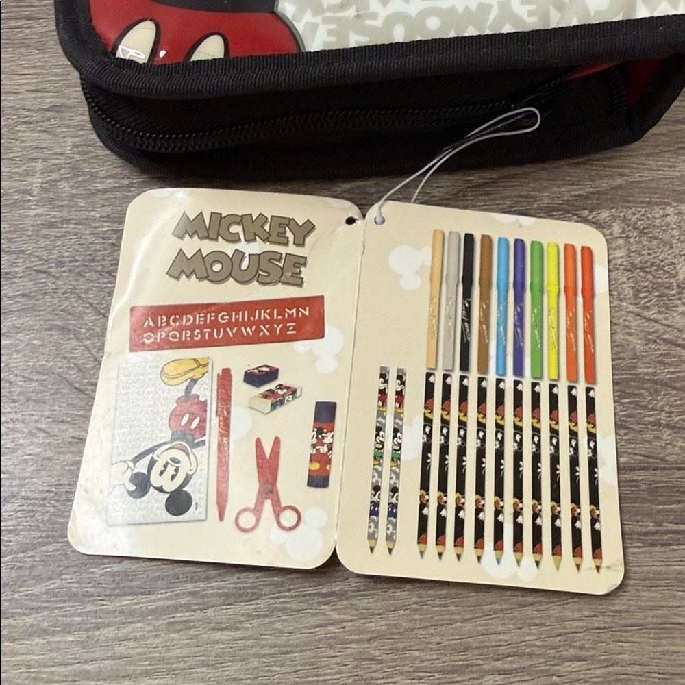 Mickey Mouse Art Set with Case - Picture 2 of 5